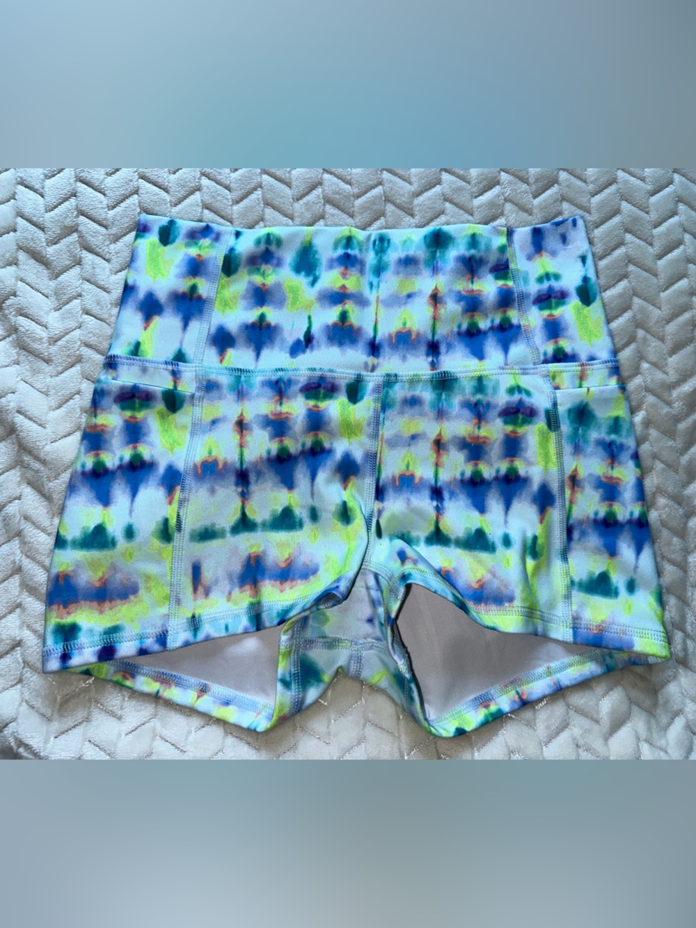 Fabletics Athletics Shorts Pockets 2” Inseam While Blue Yellow Size Small